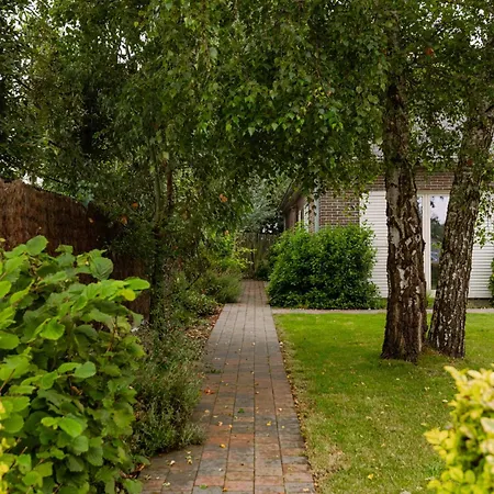 Huswell - In Quiet Neighbourhood In